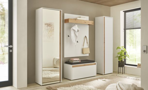 Garderobe Center weiß