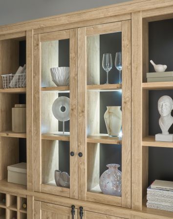 Buffet Dorset in Eiche Gold Landhaus Vitrinenschrank 193 x 214 cm, Soft-Close