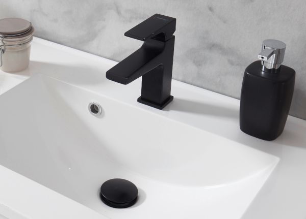 Badmbel Set Glide in wei Hochglanz und Eiche mit Waschbecken und LED Beleuchtung 100 x 190 cm