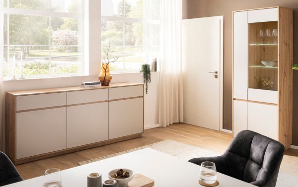 Vitrine Kiruma in Kaschmir und Artisan Eiche Vitrinenschrank 75 x 205 cm, Soft-Close