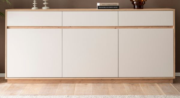 Sideboard Kiruma in Kaschmir und Artisan Eiche Kommode 202 x 89 cm, Soft-Close