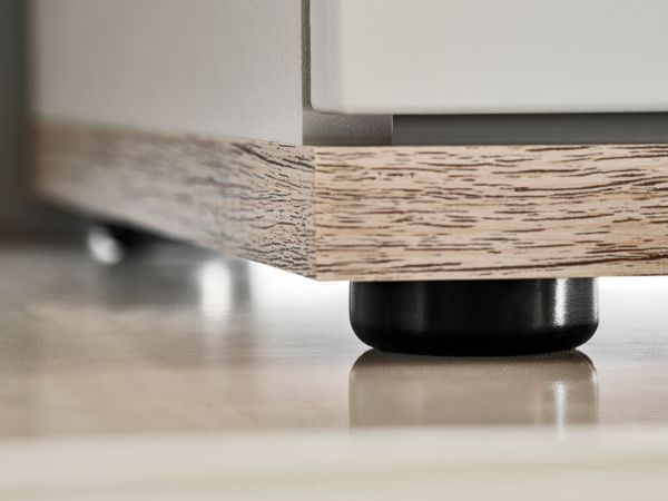 Sideboard Lester-1 in perlgrau und Wellington Eiche Kommode mit LED, Push-to-Open, 120 x 77 cm