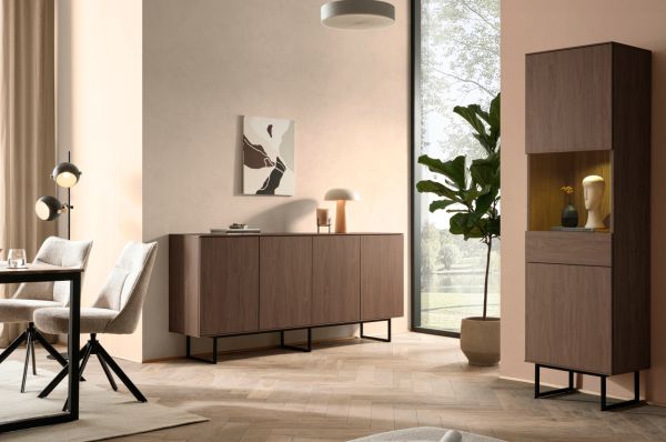 Vitrine Breda in Nussbaum Vitrinenschrank 58 x 200 cm, mit Push-to-Open