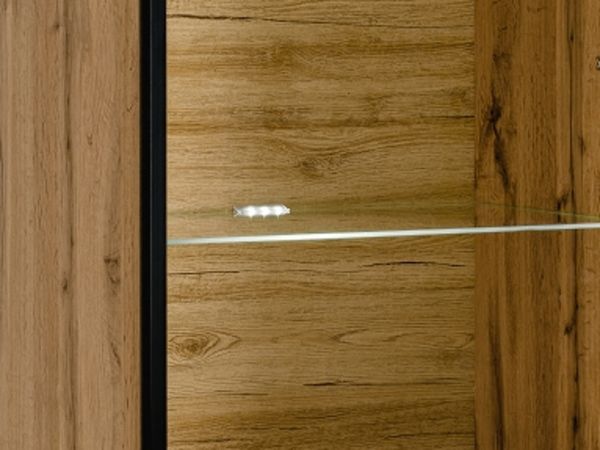 Vitrine Heritage in Wotan Eiche und schwarz Vitrinenschrank mit LED, 60 x 197 cm