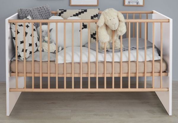 Babyzimmer Babybett Mats in wei matt und Eiche Sonoma Gitterbett mit Schlupfsprossen und Lattenrost Liegeflche 70 x 140 cm