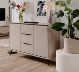 Sideboard Brebbia in sand und schwarz Kommode 135 cm, Soft-Close-Funktion