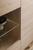 Vitrine Elverum in Eiche natur Highboard skandinavisch 90 x 130 cm, mit Push-to-Open