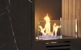 Vitrine Starlet in schwarz, Vicking Eiche und Marmor schwarz Vitrinenschrank inkl. Kamin & LED 60 x 182 cm, Push-To-Open