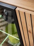Vitrine Lines in Hickory Eiche und schwarz Glasvitrine mit LED und Push-to-Open, 70 x 192 cm