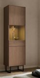 Vitrine Breda in Nussbaum Vitrinenschrank 58 x 200 cm, mit Push-to-Open
