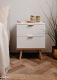 Nachttisch Lundby in matt wei mit Sonoma Eiche massiv Nachtkommode skandinavisch 40 x 52 cm