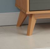 TV-Lowboard Scandik in Massivholz Kiefer honigfarben lackiert mit wei und grau TV Unterteil 140 x 42 cm